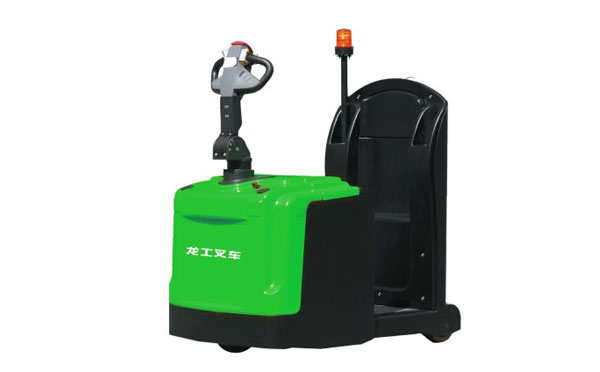 兰州新区QDD30-E3C15牵引车(站驾式)