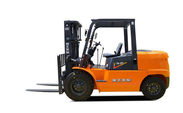 龙工兰州新区叉车选购指南：如何选择适合您的型号？